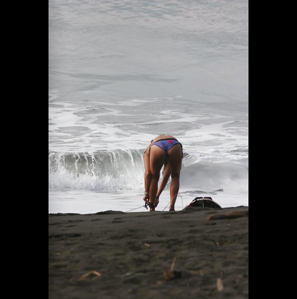 Porn image Surfer Girl Ass