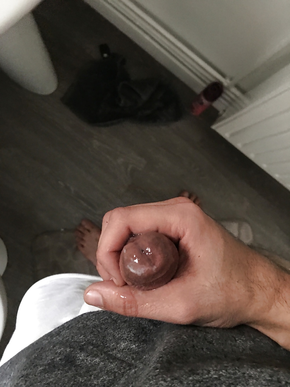 Porn image un petit doigt dans le cul