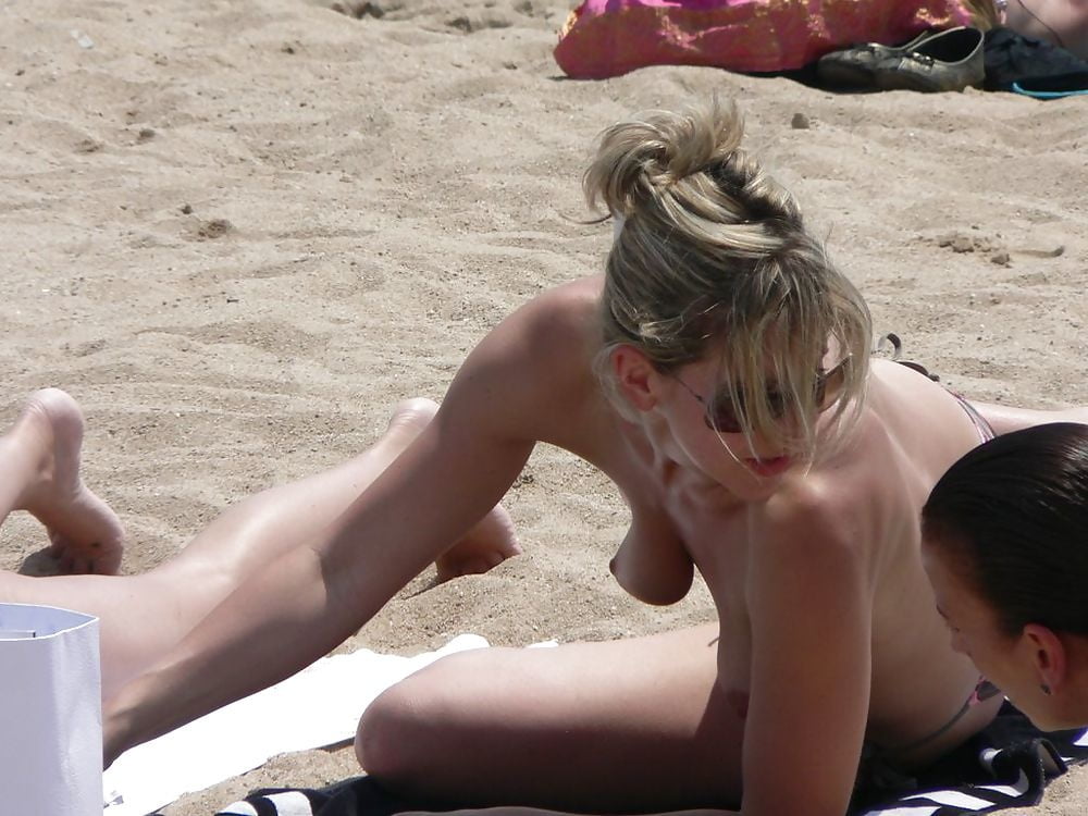 See And Save As Blond Milf Changing On The Beach For T