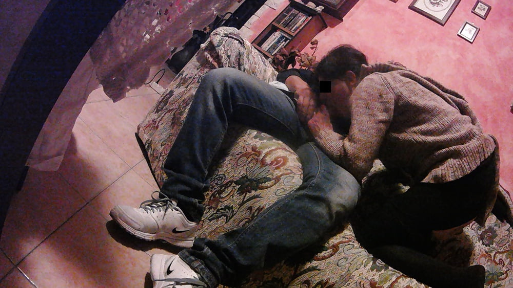 Porn image Succhia il cazzo del suo amico