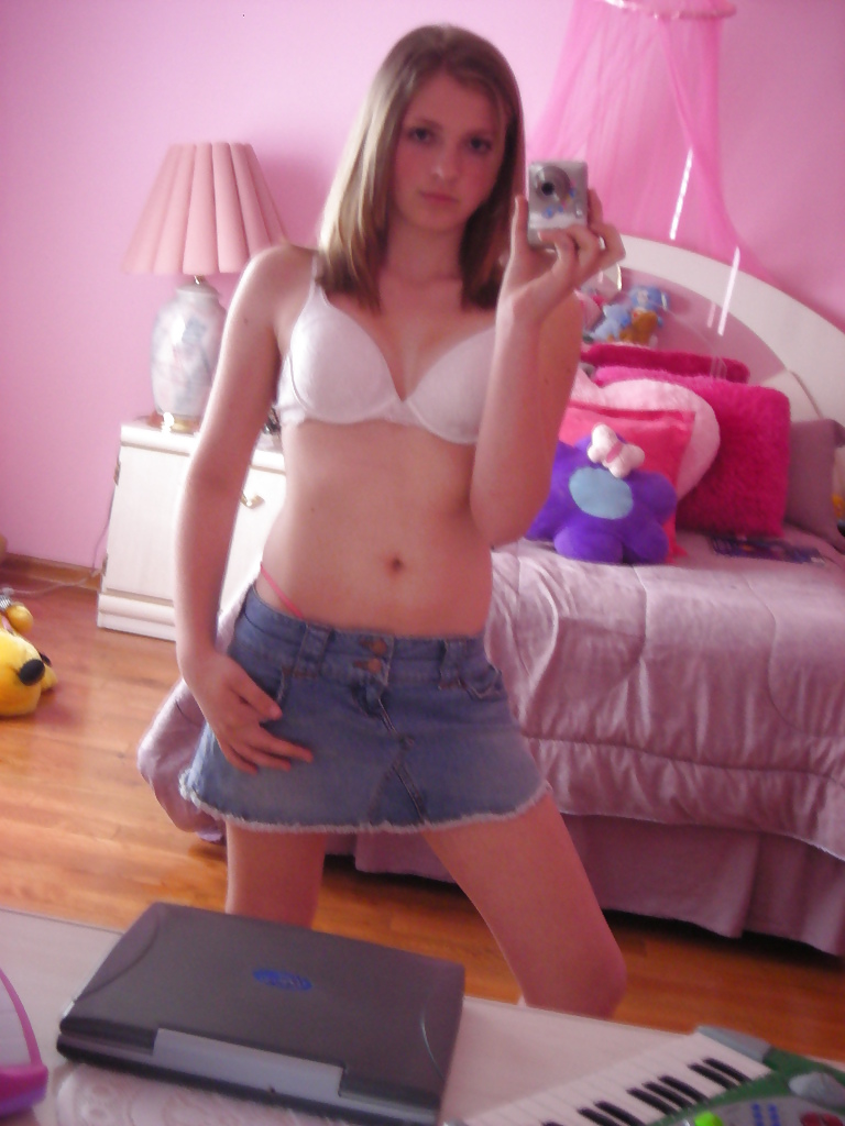 Porn image Teenage girl selfshot (Photo set)