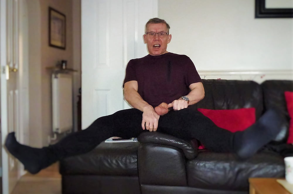 Porn image Black leggings and wine coloured top