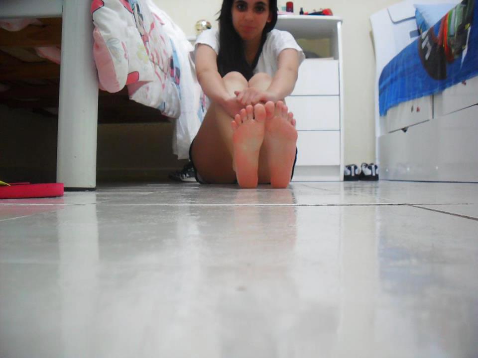 Porn image Aline De Santana Gabriel - BRAZIL AMATEUR FEET TEEN