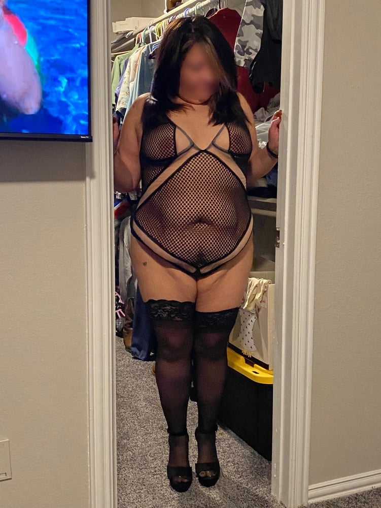Wife in lingerie - 22 Pics 