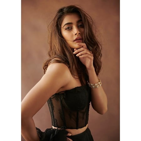 pooja hegde recent photoshoot pictures         