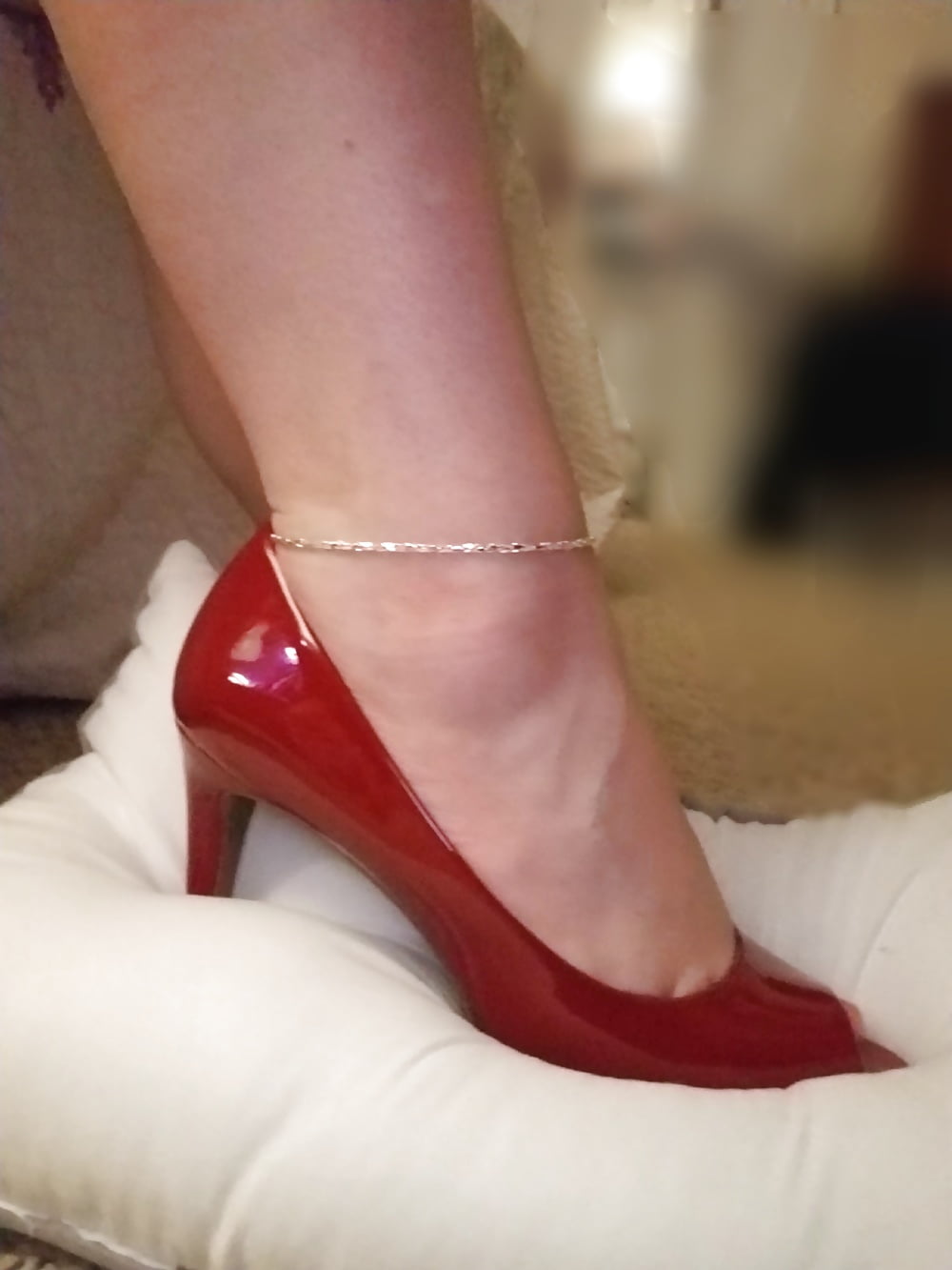 housewife sexy legs feet