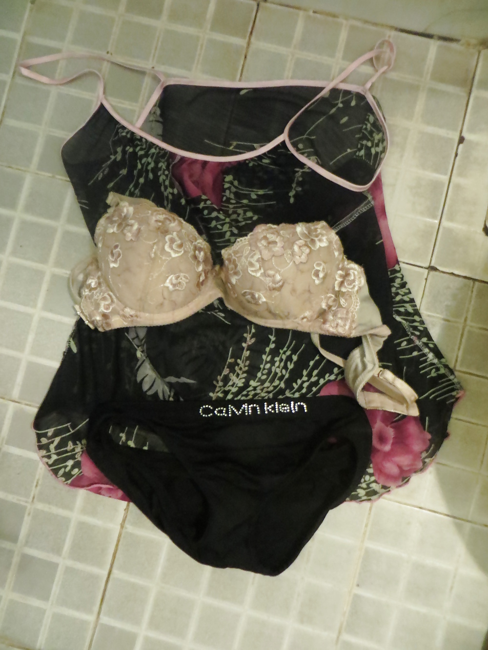 Porn image Dirty panties & bra of milf neighbour girl 26-07-2014