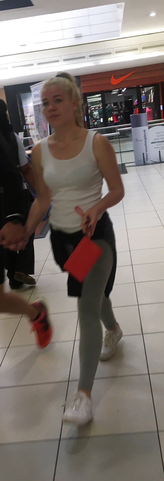 Porn image Lovely gym teen slut at the mall