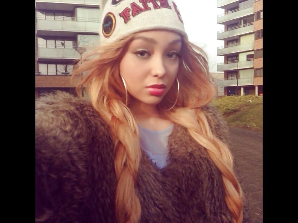 Porn image Ragazza di 19 anni conosciuta a Londra