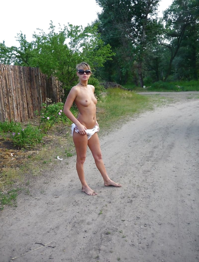 Porn image naturist-girl-beach