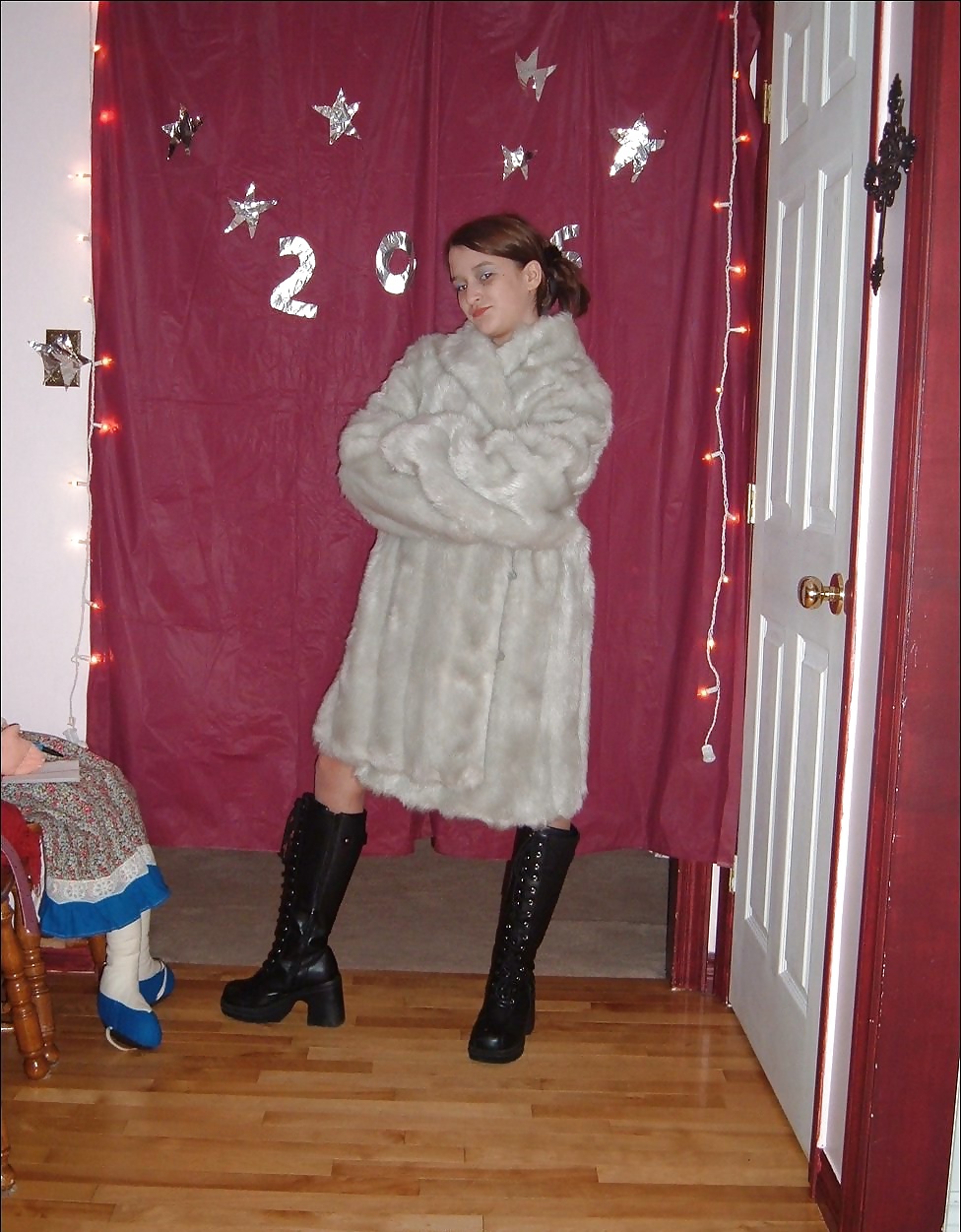 Porn image Girl in fur coat