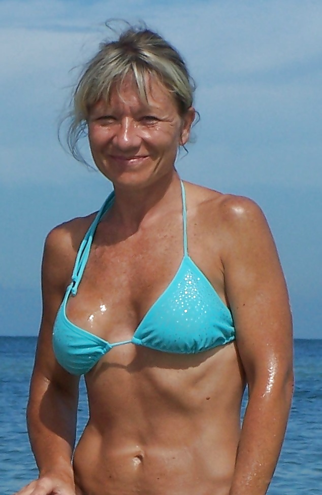 Porn image Nice milf in her 40's