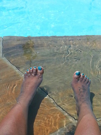 ebony's feet