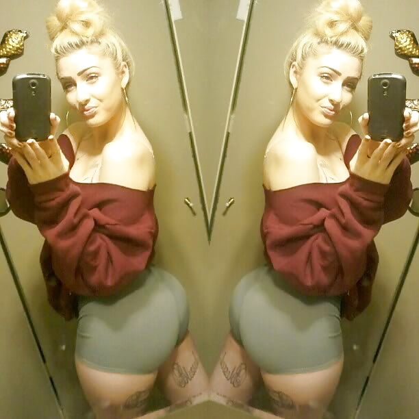 Porn image Selfies In Shorts