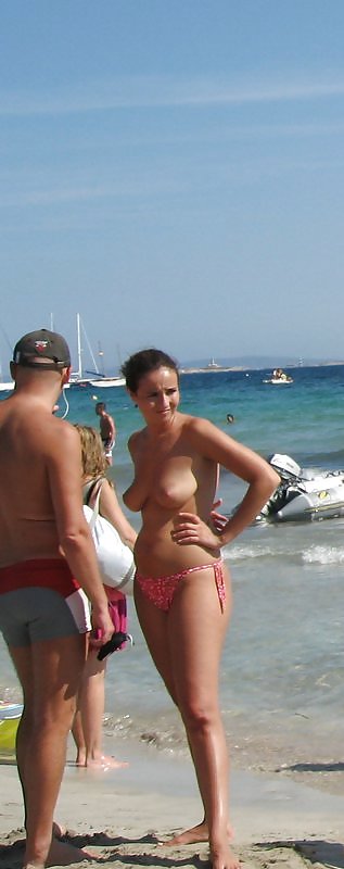 Porn image Naked beach 10.