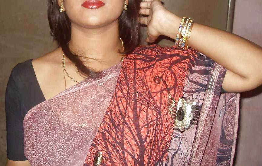 Indian Wife Saree Strip 27 Pics Xhamster