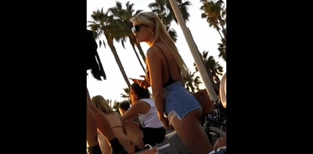 Candid upskirt teen ass photo #324309872