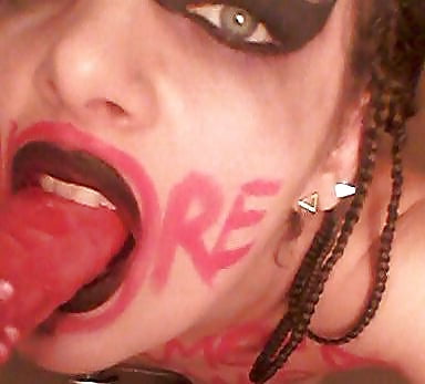 Porn image Exhibitionist Carmen Nadia