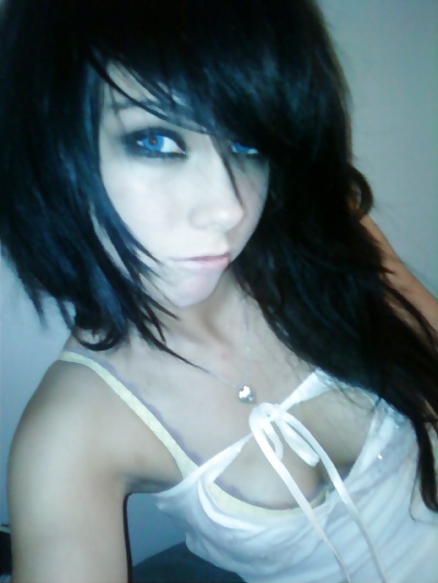 Porn image EMO Queen Bailey (NonNude)