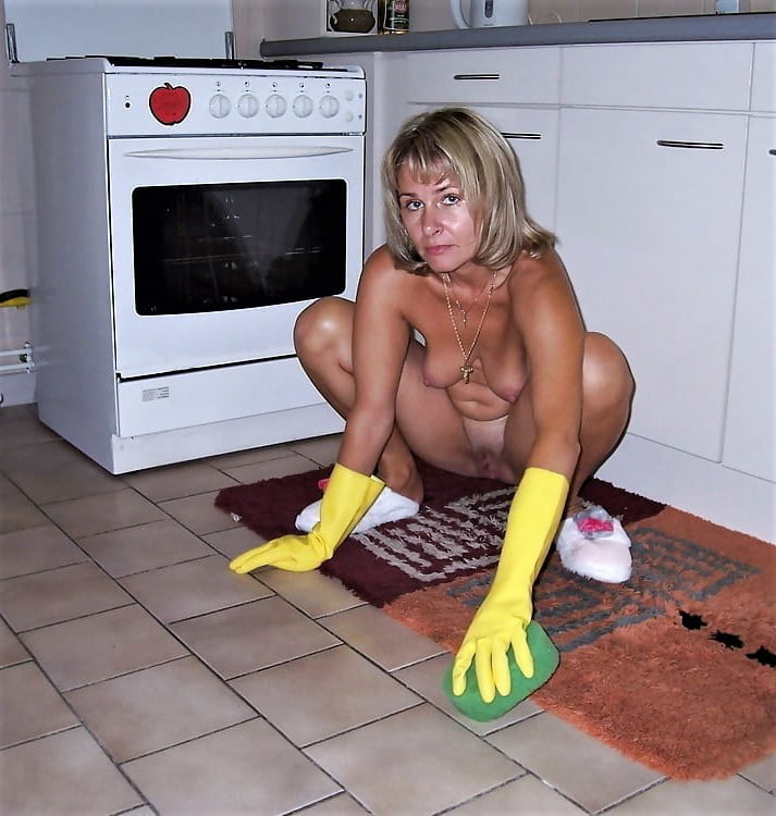 Slutty housewives 2 - 50 Photos 