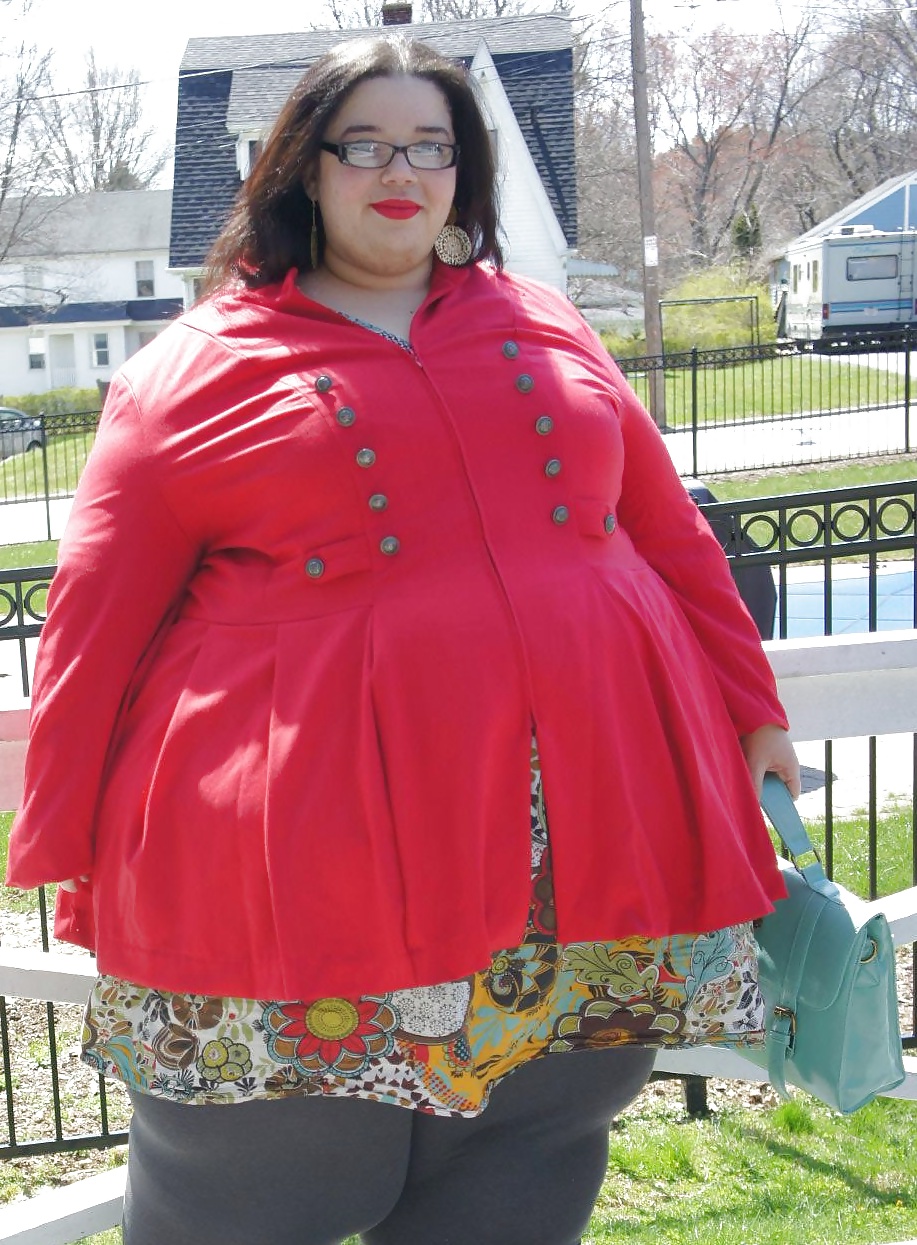 Porn image SSBBW clothed & public 4