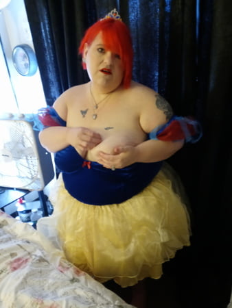 raven plays dress up         