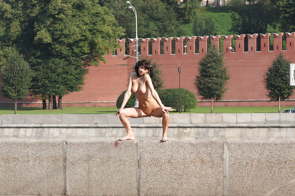 Porn image Naked young at the Moscow Kremlin