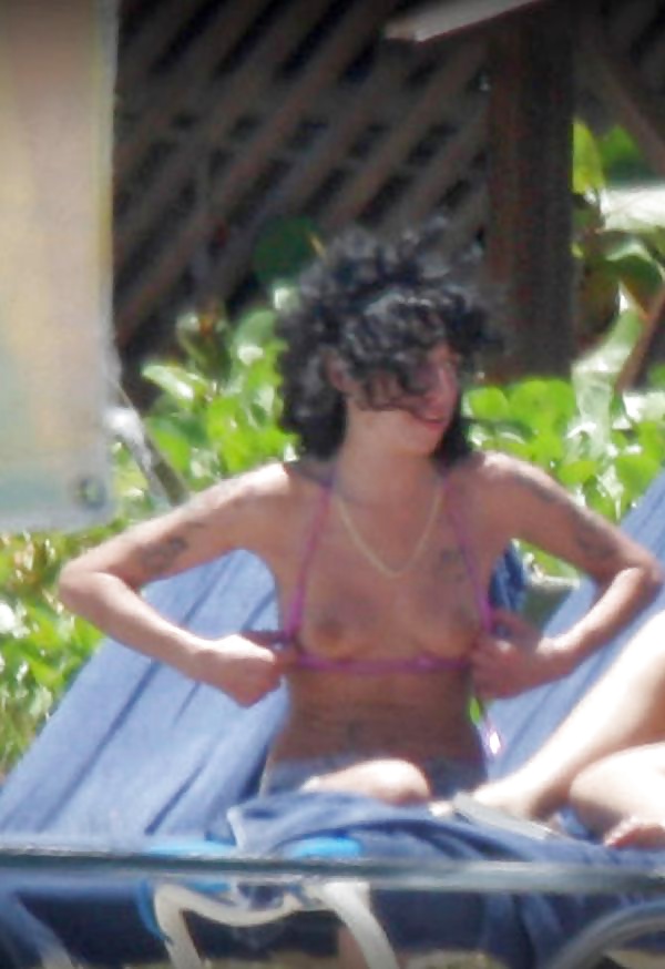 Amy Winehouse Naked Boobs.