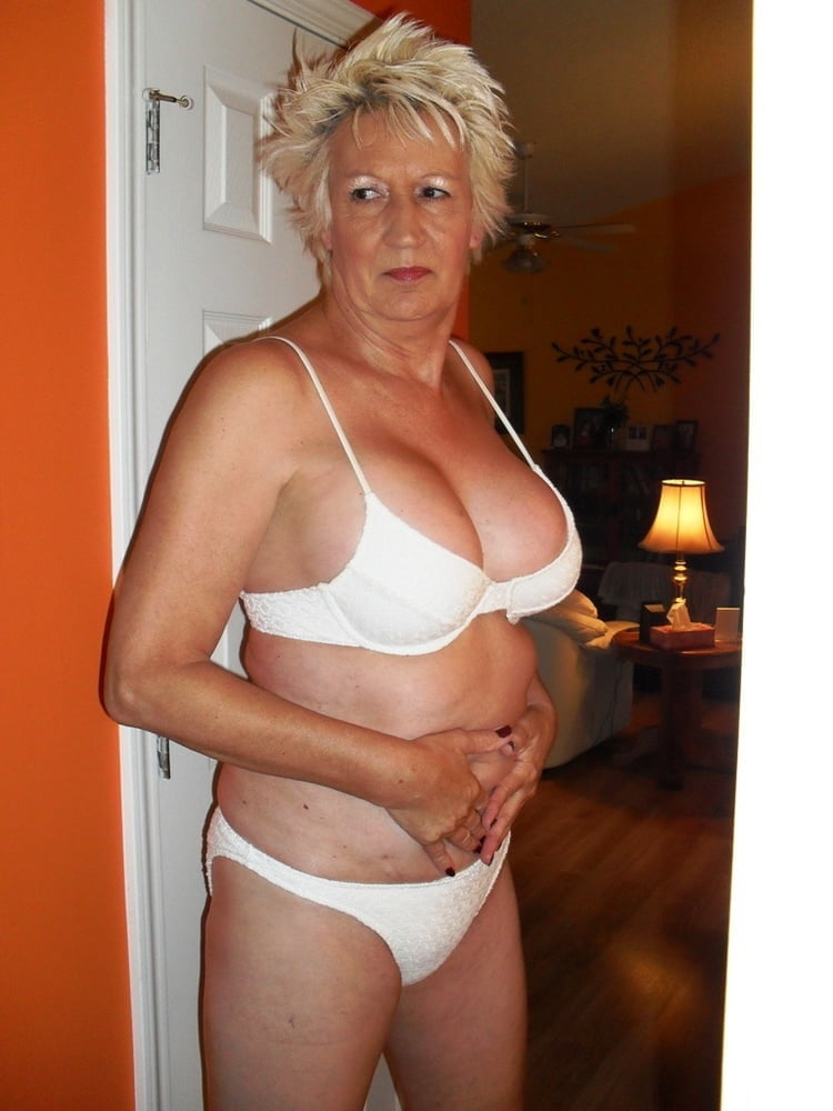 Porn image Another sexy amateur gilf