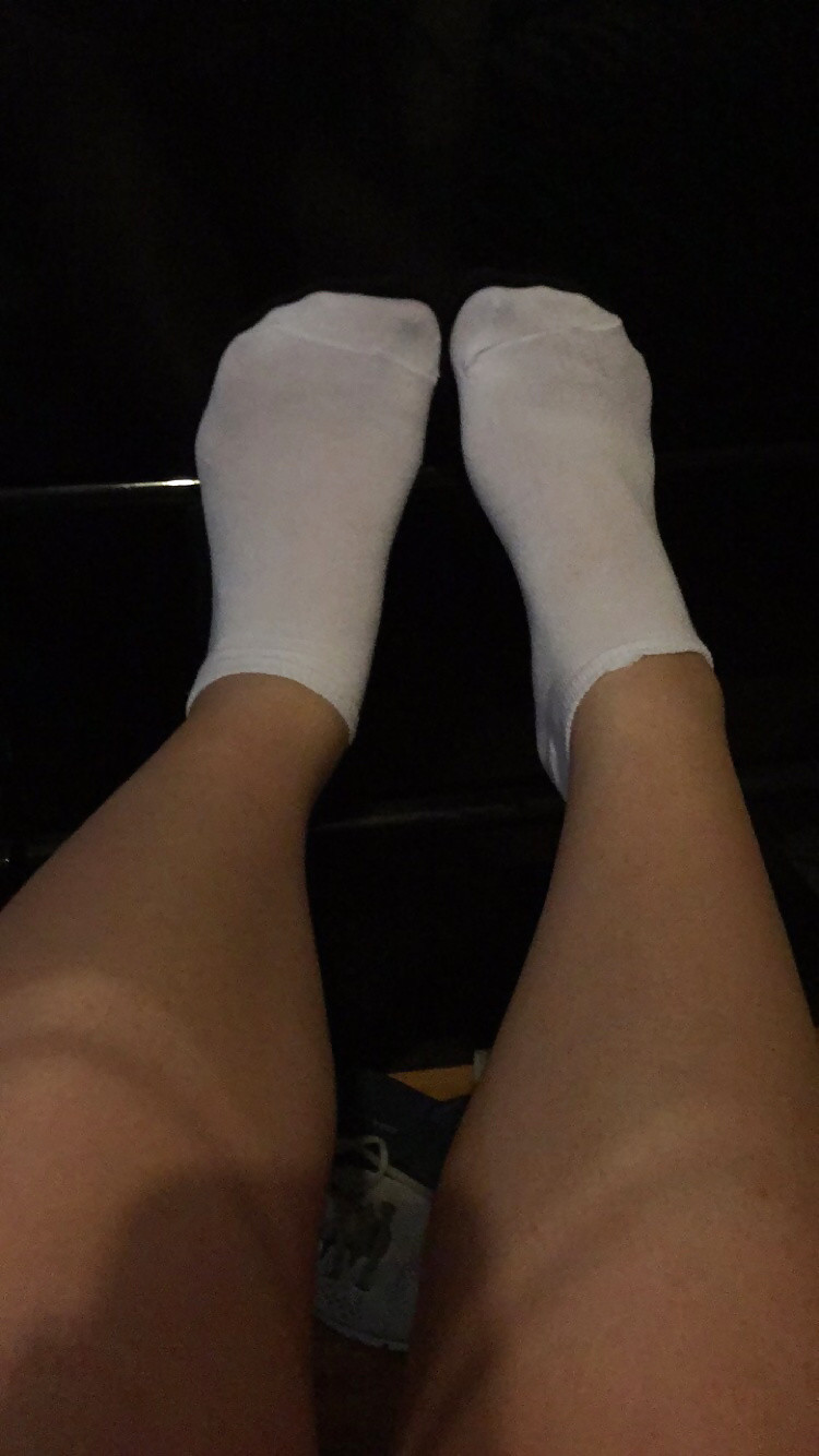 Porn image 19 yo kayleen socks an pussy