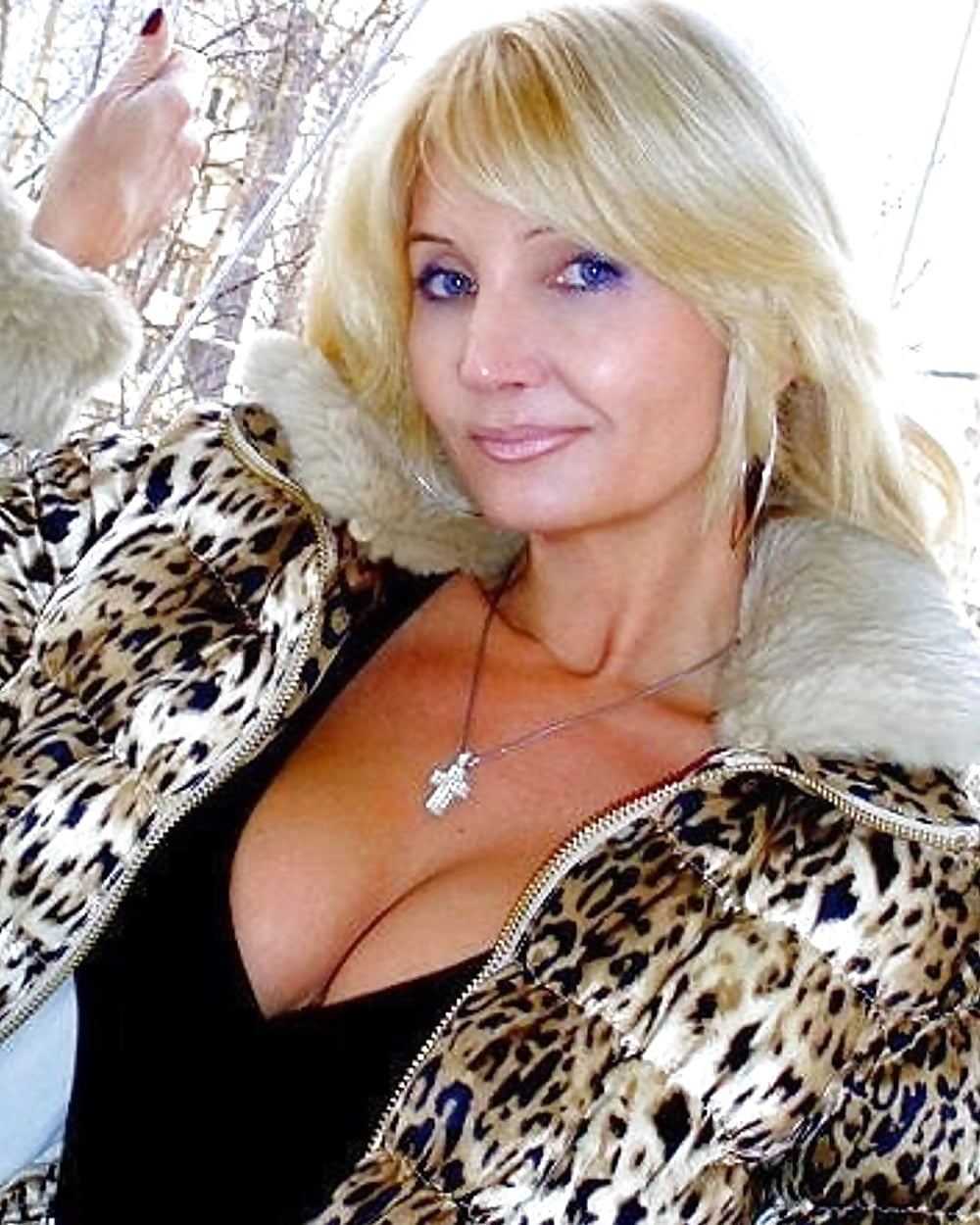 Взрослая русская за деньги. Взрослая женщина. Зрелые русские блондинки. Богатая женщина. Красивые женщины 40+.