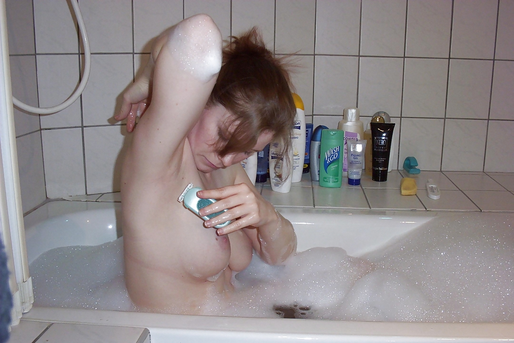 Porn image Blonde german girl in the bathtube - N. C.