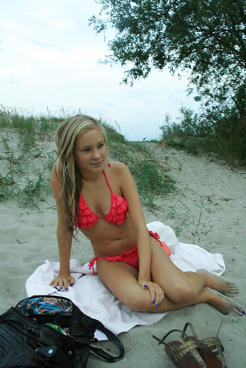 Porn image Estonian teens-03 dildo initiation bra panties