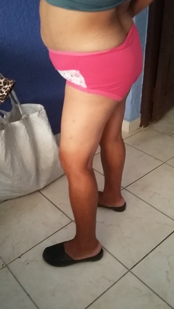 Mrs Maria Luiza 62 yo is a cleaning lady - 9 Photos 