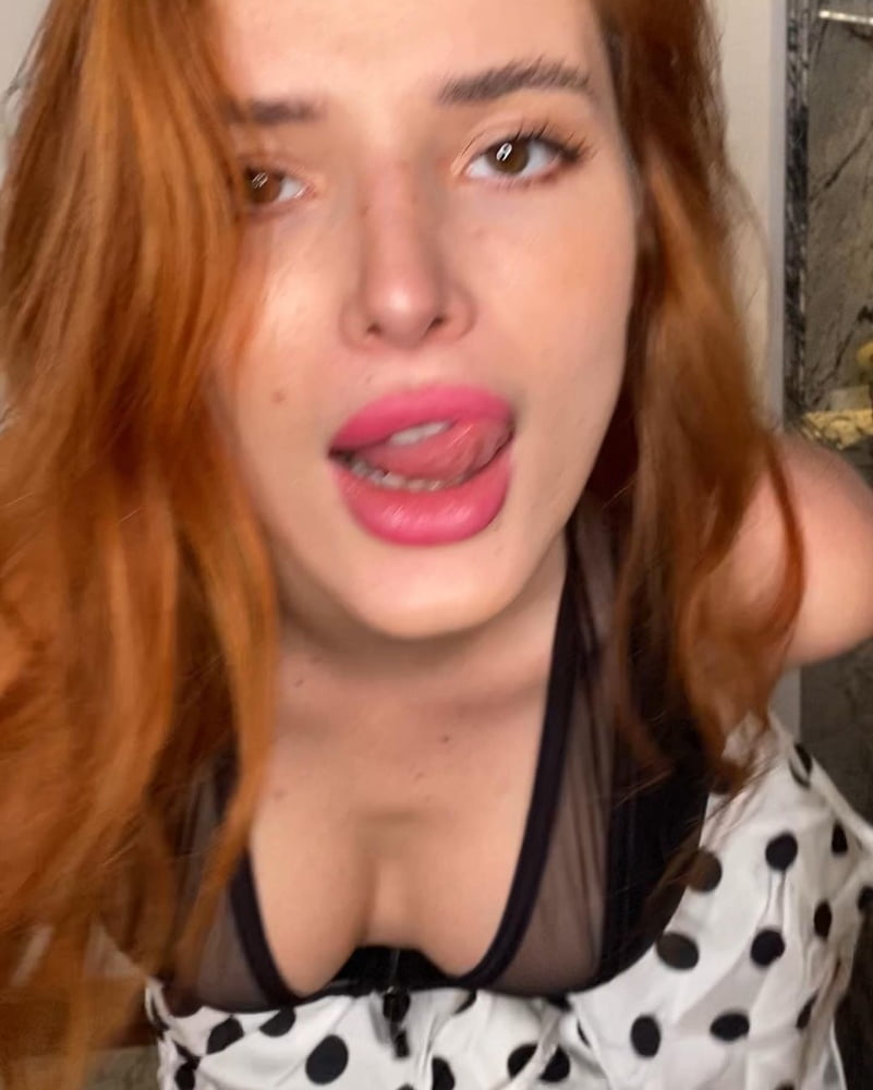 Sexy Bella Thorne - 9 Photos 