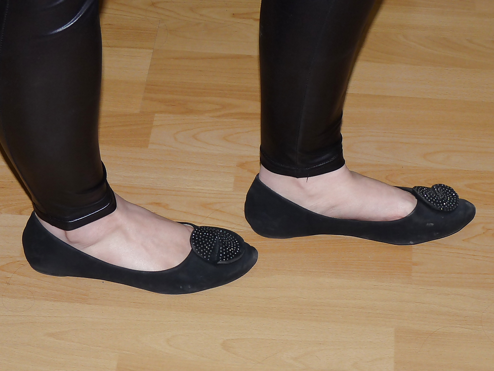Porn image Wifes sexy black leather ballerina ballet flats shoes 2