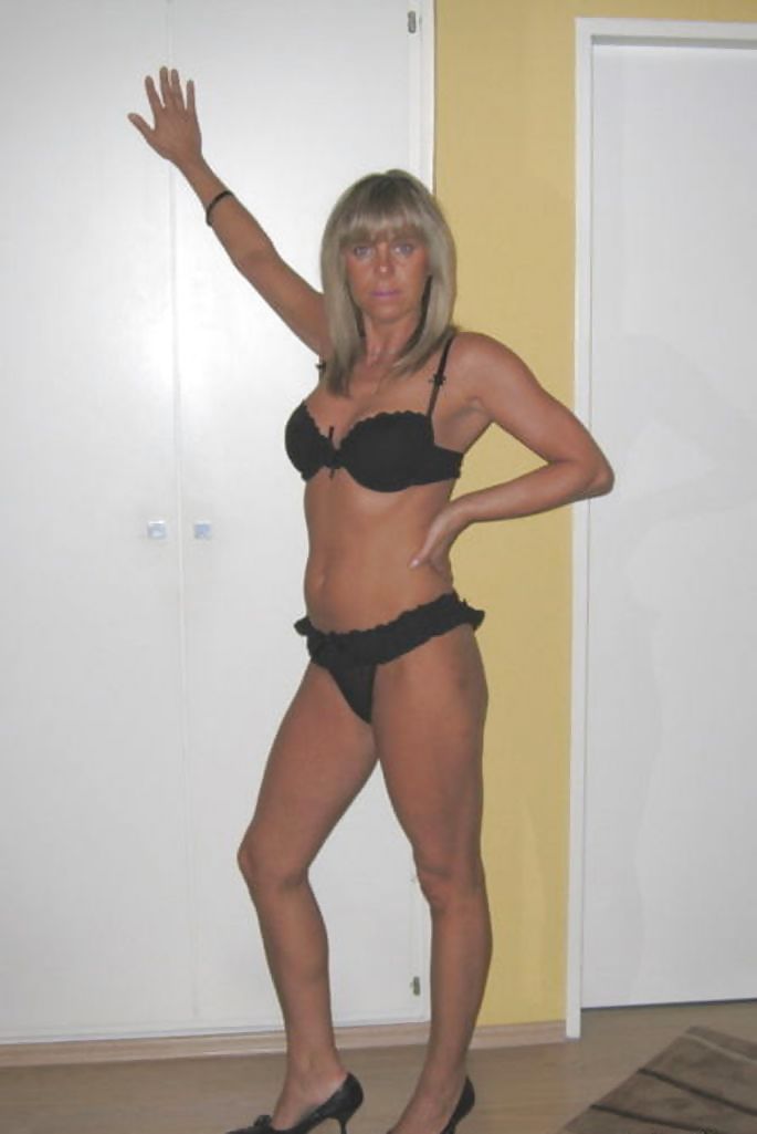 Porn image Another blonde webslut 1a