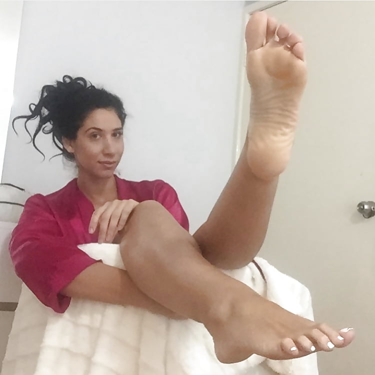 Porn image Sexy Milf Feet (Aussie Milf, Instagram, Tall)