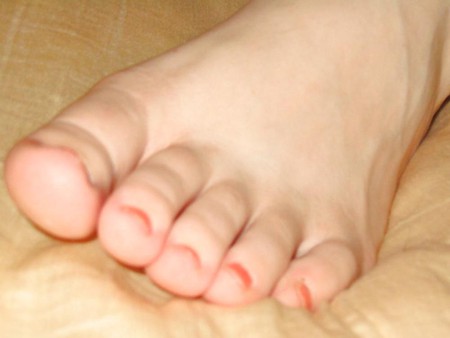 Chubby wife with hot toes