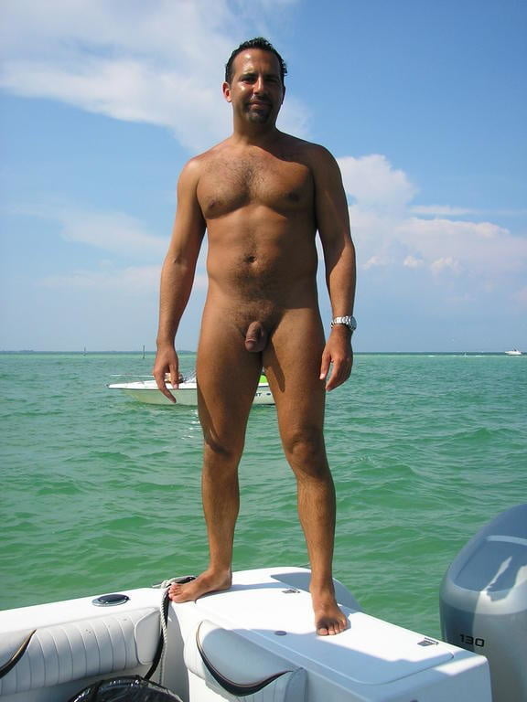 Naked Boat Men - Gyan-venu.eu
