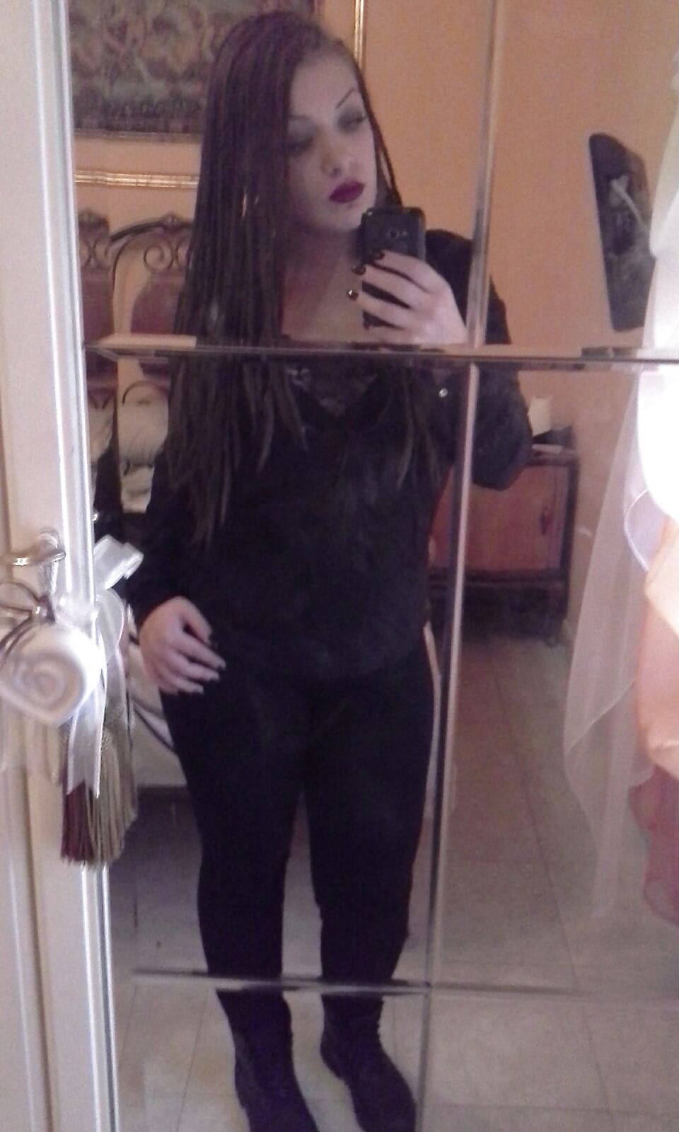 Porn image Exhibitionist Carmen Nadia