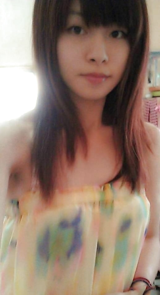 Porn image Asian Cutie with Small Tits and Nice Bush