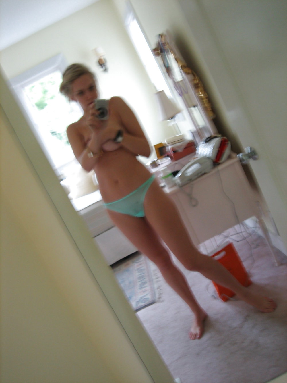 Porn image Real Amateur Set: Hot Blonde Selfshooter