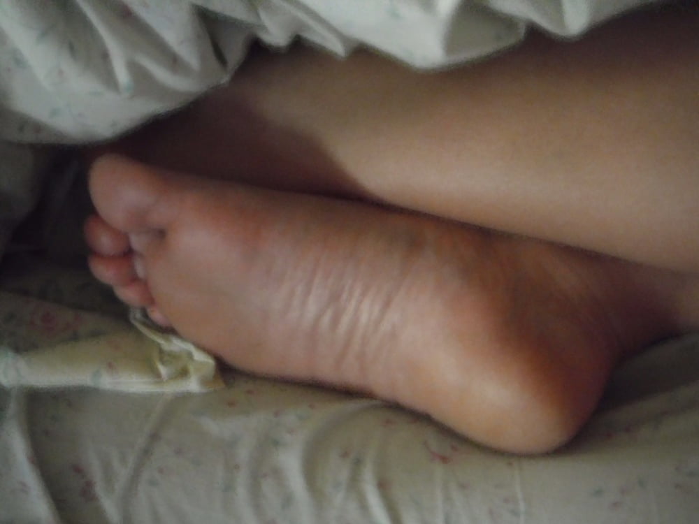 Girlfriend sexy feet - 87 Pics 